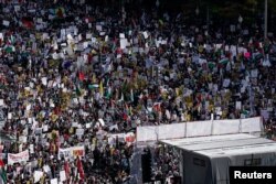 Demonstranti u Washingtonu. (Foto: REUTERS/Elizabeth Frantz)