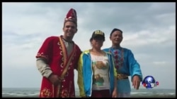 美国大学新生铁马单骑闯荡新疆