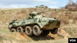 რუსული BTR-82А ოკუპირებული წებელდის პოლიგონზე