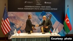 AZAL-ın prezidenti Cahangir Əsgərov və "Aireon" şirkətinin prezidenti Don Tom (rəsmi foto)