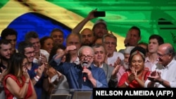  Luiz Inácio Lula da Silva duke folur si president i zgjedhur i Brazilit 