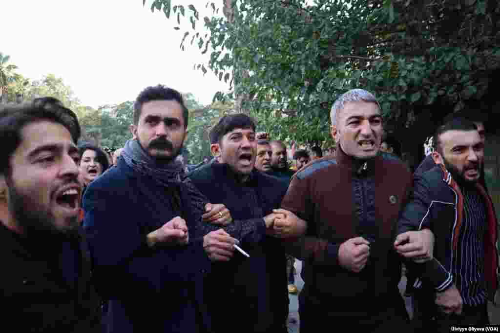 AXCP Bakı Şəhər İcra Hakimiyyətinin qarşısında etiraz aksiyası keçirib, 24 oktyabr, 2022-ci il. Foto: Ülviyyə Əliyeva