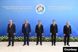 Markaziy Osiyo rahbarlari yurtida qonun ustuvor ekanini da'vo qiladi, inson huquqlari himoyachilari nazarida esa ular aslida yakkahokimlardir