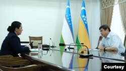 O'zbekiston Ombudsmani Feruza Eshmatova Qoraqalpog'iston parlamenti raisi Murod Kamolov bilan muloqotda (rasmiy foto)