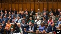 Perdana Menteri Inggris Boris Johnson berbicara di hadapan anggota parlemen Inggris di London, pada 13 Juli 2022. (Foto: UK Parliament via AP/Andy Bailey)