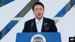 윤석열 한국 대통령이 지난 8월 15일 광복절 경축사에서 '담대한 구상'을 발표하고 있다. (자료사진)