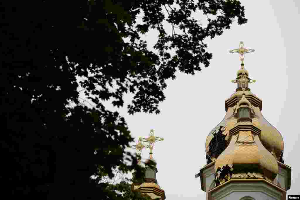 ეს ფოტო 29 მაისს, ხარკივის რეგიონშია გადღებული. ეკლესიის გუმბათი რუსულმა ბომბებმა დააზიანა.&nbsp;