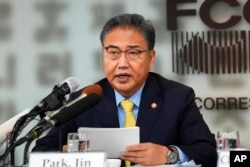 박진 한국 외교장관이 지난달 27일 서울에서 열린 외신기자클럽 간담회에 참석했다.