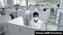 Tes Berbasis Komputer (CBT) Ujian Masuk Universitas Gadjah Mada diikuti 40.594 peserta pada 25 Juni hingga 4 Juli 2022. (Foto: Humas UGM)