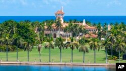 Resor milik mantan Presiden Donald Trump, Mar-a-Lago di Palm Beach, Florida, 31 Agustus 2022. 