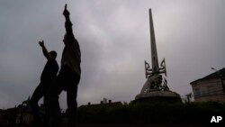 Statua u znak počasti na sve koji su se borili za slobodu Ukrajine, u Postisku, zapadna Ukrajina, tokom organizovanja obeležavanja Dana nezavisnoti, 24. avgusta 2022.