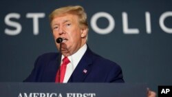 도널드 트럼프 전 미국 대통령이 지난달 26일 워싱턴 D.C. 시내에서 열린 '아메리카 퍼스트 정책연구소' 행사에서 연설하고 있다. (자료사진)