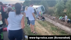 Autobus iz Srbije prevrnut na autoputu za Sofiju (screenshot, www.bg-voice.com)