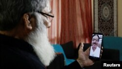 بھارت اور پاکستان کی آزادی کے وقت بچھڑنے والے دو بھائی آخری بار آٹھ سال قبل اس وقت ملے تھے، جب بڑے بھائی علی حسن نے دہلی کا دورہ کیا تھا۔ (فائل فوٹو)