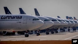 عکس آرشیف از ایستگاه طیاره‌های لوفتانزا در میدان هوایی فرانکفورت آلمان