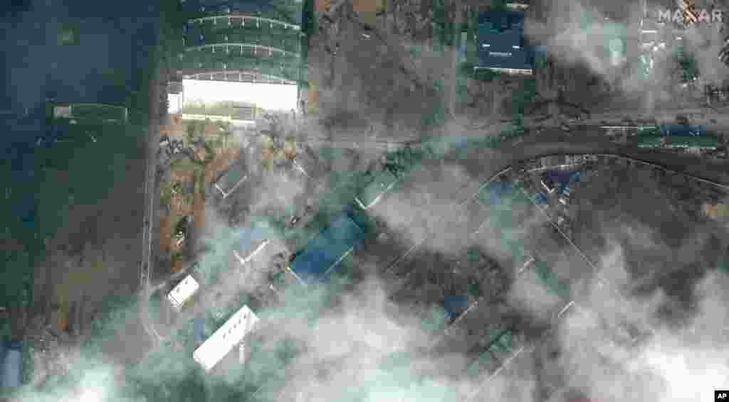 រូបភាព​ផ្កាយរណប​បង្ហាញ​ពី​ភ្លើងឆេះស្មៅ និង​ការ​ខូចខាត​ដែល​បណ្តាល​មក​ពី​ការ​វាយប្រហារ​តាមអាកាស និង​ការ​ប្រយុទ្ធ​គ្នា​យ៉ាង​ធ្ងន់ធ្ងរ​នា​ពេល​ថ្មីៗ​នេះ។ (AP)