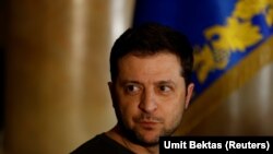 볼로디미르 젤렌스키 우크라이나 대통령이 1일 로이터통신ㆍCNN과 인터뷰하고 있다. 