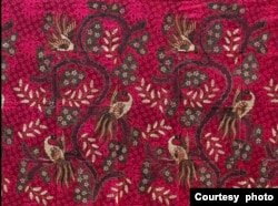 Batik Motif Mencari Kutu Merek Bersuka Ria asal Jakarta (foto: courtesy).