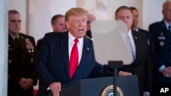 Presiden Donald Trump memberikan keterangan di Gedung Putih mengenai serangan rudal balistik yang diluncurkan Iran terhadap pangkalan udara Irak yang menampung pasukan AS, 8 Januari 2020. (Foto: AP)