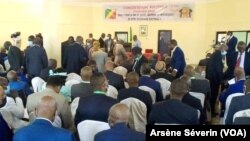 Les acteurs politiques se concertent à Owando au sujet des élections législatives, Owando, le 3 mars 2022. (VOA/Arsène Séverin)