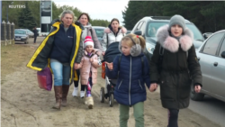 ស្រ្តី​និង​កុមារ​រាប់​ពាន់​នាក់​ភៀស​ខ្លួន​ចេញ​ពី​អ៊ុយក្រែន