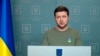 Presiden Ukraina Volodymyr Zelenskyy berbicara kepada warganya di Kyiv, Ukraina, 3 Maret 2022. (Foto: via AP)