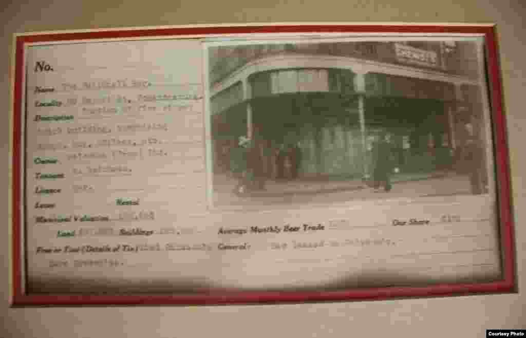 A photo of the newly-built Guildhall, across the Johannesburg market, in the 1800s. Photo by Darren Taylor