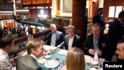 美国国务卿布林肯2024年4月24日在上海一家南翔馒头店就餐。