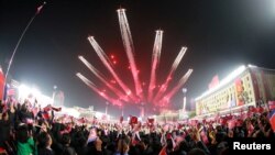 지난해 4월 북한 평양에서 '조선인민혁명군(항일유격대) 창건 90주년' 심야 열병식이 열렸다.