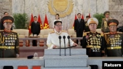 김정은 북한 국무위원장이 25일 평양에서 열린 인민군 창군 90주년 열병식에서 연설했다.