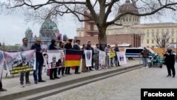 protest the arrest of readmitted activists