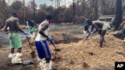 Lokacin da ake binne mamatan a jihar Imo