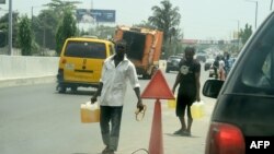 Face à l'explosion du coût de la vie, certains Nigérians se retrouvent à donner la priorité à la nourriture.
