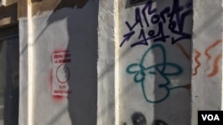 გამოკითხულთა 42% ინტერესს არცერთი პოლიტიკური პარტია არ წარმოადგენს; 35% კი ქართულ პოლიტიკურ პარტიებს არ ენდობა