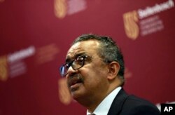Direktur Jenderal Organisasi Kesehatan Dunia (WHO) Dr Tedros Adhanom Ghebreyesus berbicara pada konferensi pers di Cape Town, Afrika Selatan, Jumat, 11 Februari 2022. (Foto: AP)