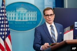 Juru bicara Dewan Keamanan Nasional AS John Kirby dalam jumpa pers di Gedung Putih, Senin, 28 November 2022, di Washington. (Foto AP/Patrick Semansky)