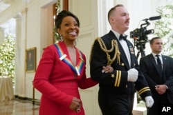 Gladys Knight arrives to attend the Kennedy Center honorees reception at the White House in Washington, Sunday, Dec. 4, 2022. (AP Photo/Manuel Balce Ceneta)