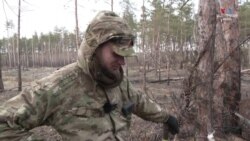 Ուկրաինացի կամավորները զինվորների դիակները հանձնում են նրանց ընտանիքներին_1.mp4