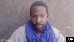 Olivier Dubois, journaliste indépendant de 47 ans vivant et travaillant au Mali depuis 2015, avait lui-même annoncé son enlèvement dans une vidéo diffusée sur les réseaux sociaux le 5 mai 2021.