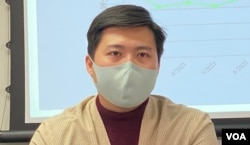 前油尖旺区议会副主席余德宝批评，特首林郑月娥刚愎自用，目前不单面对疫情，也要面对立法会议员、甚至中国内地网民对她的不满，形容她目前面对”三个炮弹” (美国之音/汤惠芸)