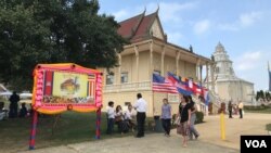 វត្តពុទ្ធិការាម ក្នុង​ទីក្រុង Silver Spring រដ្ឋMaryland សហរដ្ឋ​អាមេរិក ក្នុង​ពិធី​បុណ្យ​ភ្ជុំបិណ្ឌនៅ​ថ្ងៃទី​២៨ ខែកញ្ញា ឆ្នាំ​២០១៩។ (នៅ វណ្ណារិន/VOA)