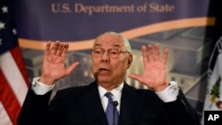 Bivši državni sekretar Kolin Pauel govori na prijemu povodom izgradnje paviljona Centra za američku diplomatiju u Stejt departmentu 10. januara 2017.