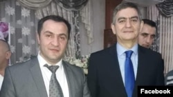 AXCP Təşkilat şöbəsinin müdir müavini Elxan Əliyev and partiyanın lideri Əli Kərimli (Mənbə: Facebook)