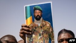 Le colonel Goïta a pris le pouvoir par la force avec d'autres colonels en août 2020 et s'est fait investir président à la suite d'un second putsch en mai 2021.