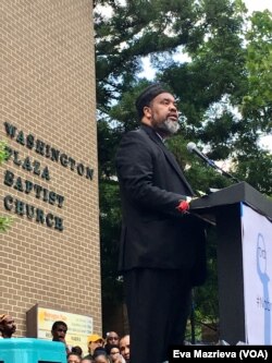Tokoh Muslim Amerika yang disegani, Imam Mohammad Magid, menyerukan warga untuk tetap kuat menghadapi peristiwa menyedihkan seperti yang dihadapi sekarang.