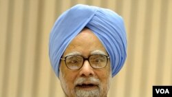 Pemerintahan PM India, Manmohan Singh didesak untuk mengambil pendekatan tegas soal dugaan kejahatan perang di Sri Lanka.