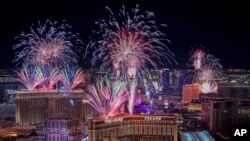 Vatromet u Las Vegasu (Foto: AP/David Becker)