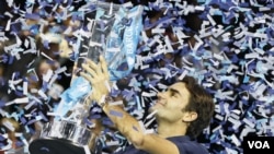 Roger Federer yang baru saja memenangkan turnamen Final ATP World Tour bulan lalu akan membela timnas Piala Davis Swiss tahun depan. (foto:dok)
