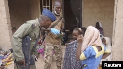 Wani Sojan Najeriya Yana Magana Da Wasu Da Aka Ceto