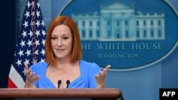 젠 사키 백악관 대변인이 12일 브리핑을 하고 있다.